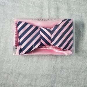HERMOSO NEW YORK Pink Navy Stripe Bow Tie Pocket Square Set Self Tie